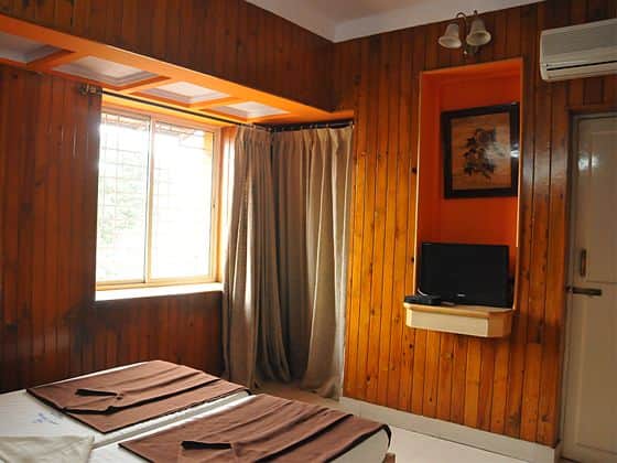 Hotel Mayur Deluxe Lodge, Bangalore 3